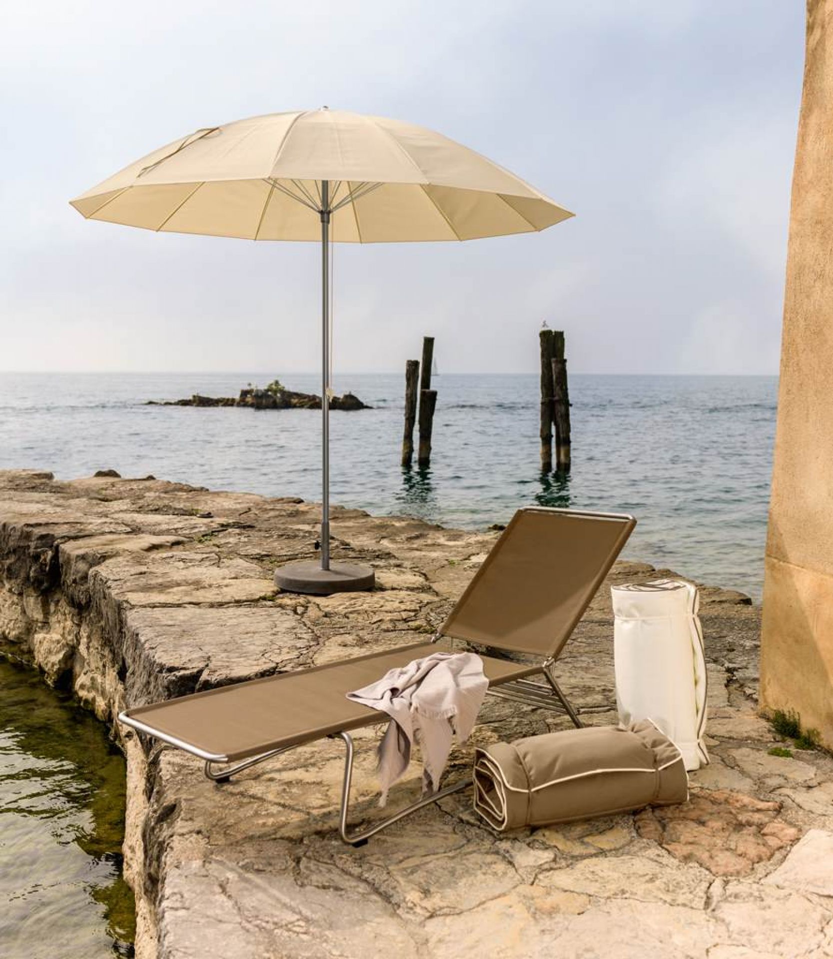 Balcony sun lounger clearance